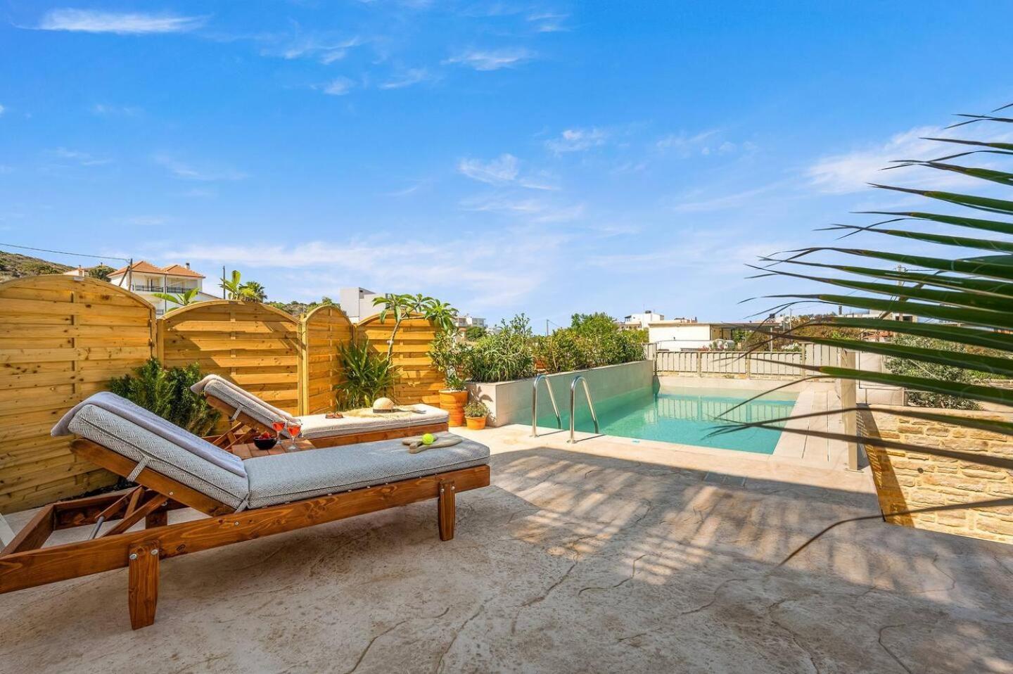 Ammokrinos Luxury Homes,150M From The Beach Каламаки Экстерьер фото